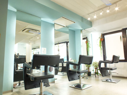 La SALON（ラ サロン）店舗内装写真